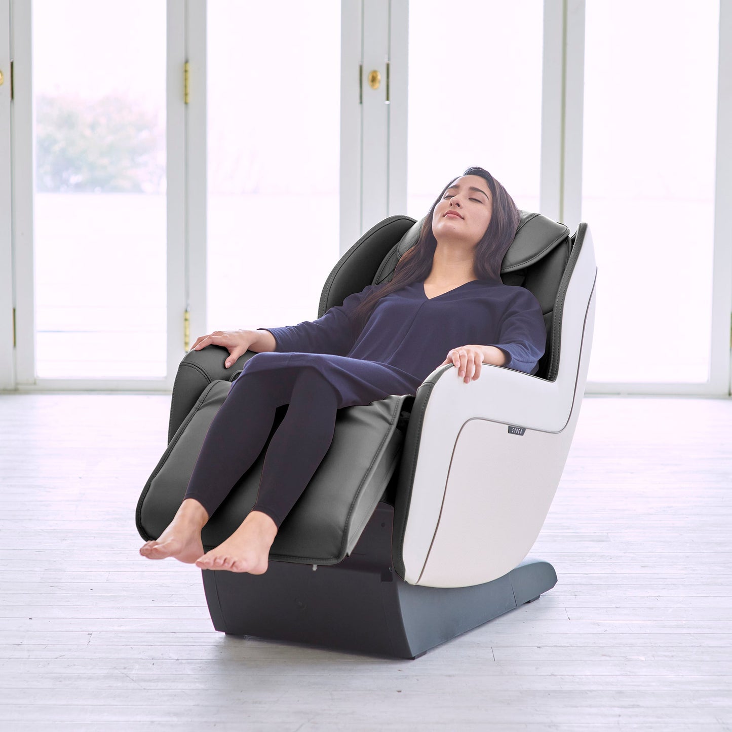 Title: Synca CirC Plus Zero Gravity SL Track Massage Chair