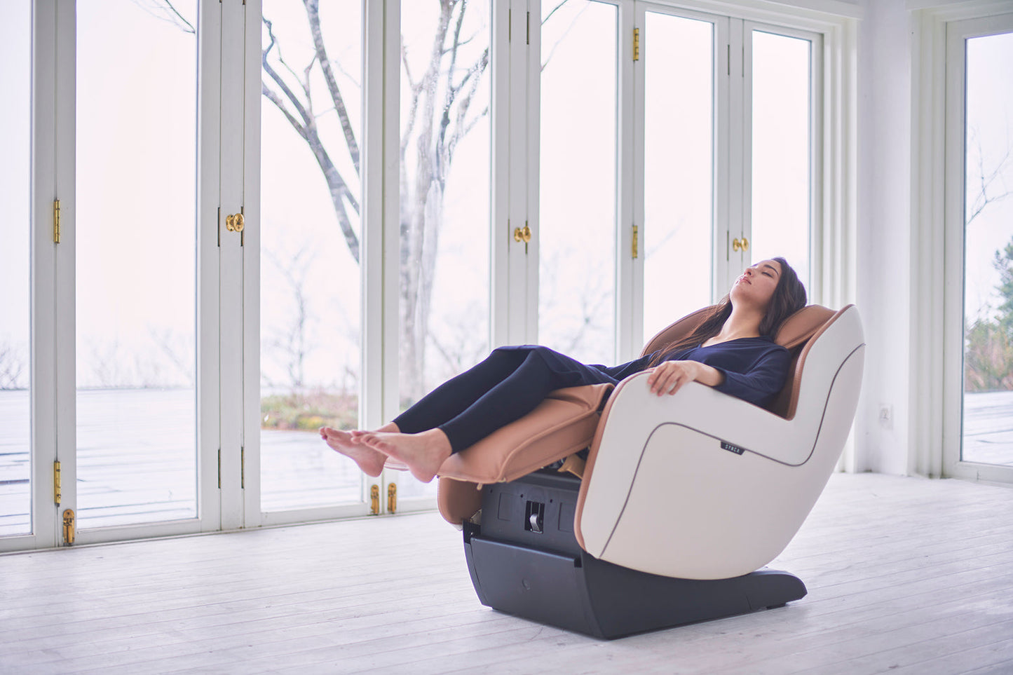 Title: Synca CirC Plus Zero Gravity SL Track Massage Chair